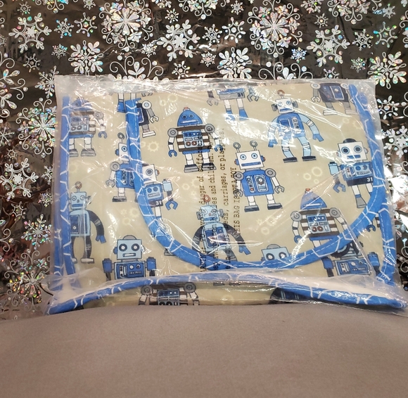 Thirty-One Bib and Burp Cloth Set - Picture 2 of 2